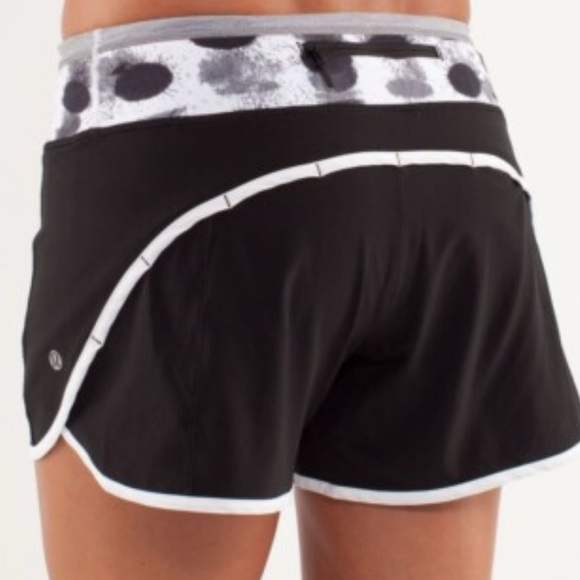 Lululemon Speed Short Black & White Athletic Shorts Sz 4 - Picture 1 of 4